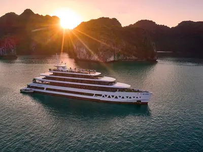 Круиз по Халонгу Elite of the Seas 5,5* 2 Дня/1 Ночь